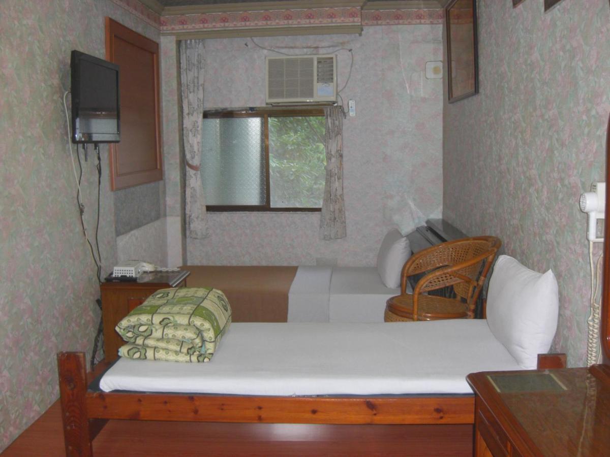Uni Hotel Taitung Bagian luar foto