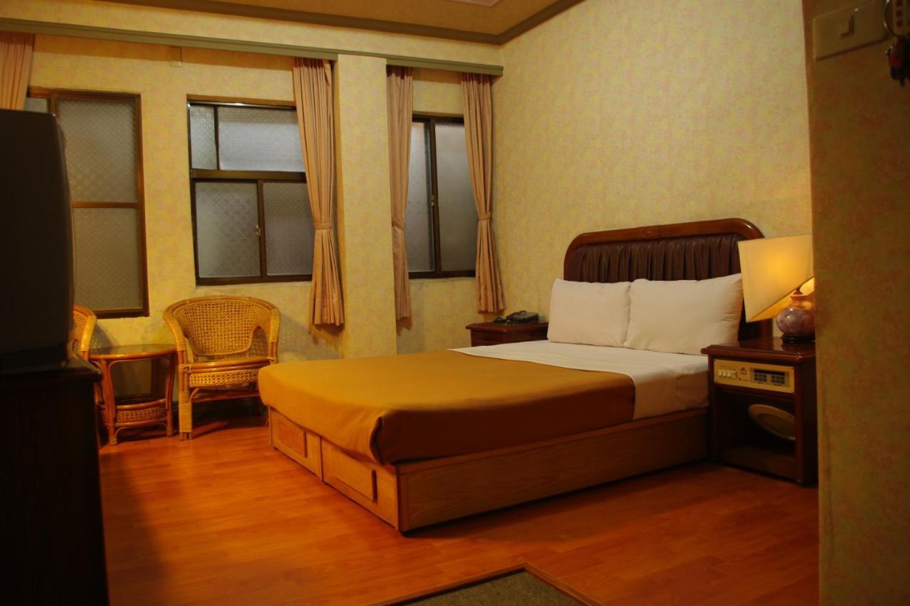 Uni Hotel Taitung Bagian luar foto