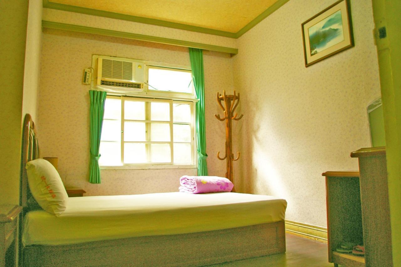 Uni Hotel Taitung Bagian luar foto